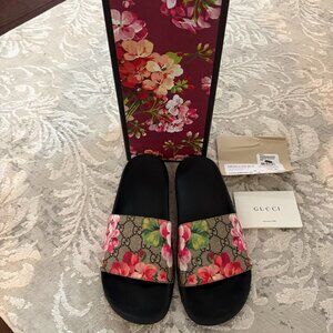 GUCCI GG Supreme St Blooms Place Floral Logo Slides Sandals - EU 39 US 8